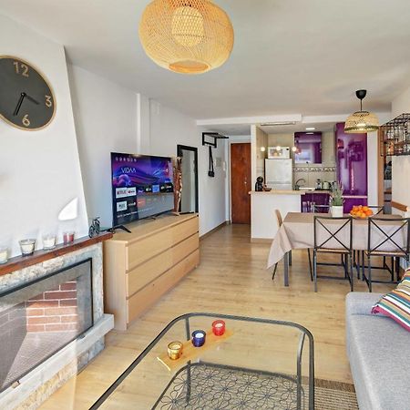 Apartament Pau Casals, 2 Min Walk From The Sea & Sea View Lloret de Mar Ngoại thất bức ảnh