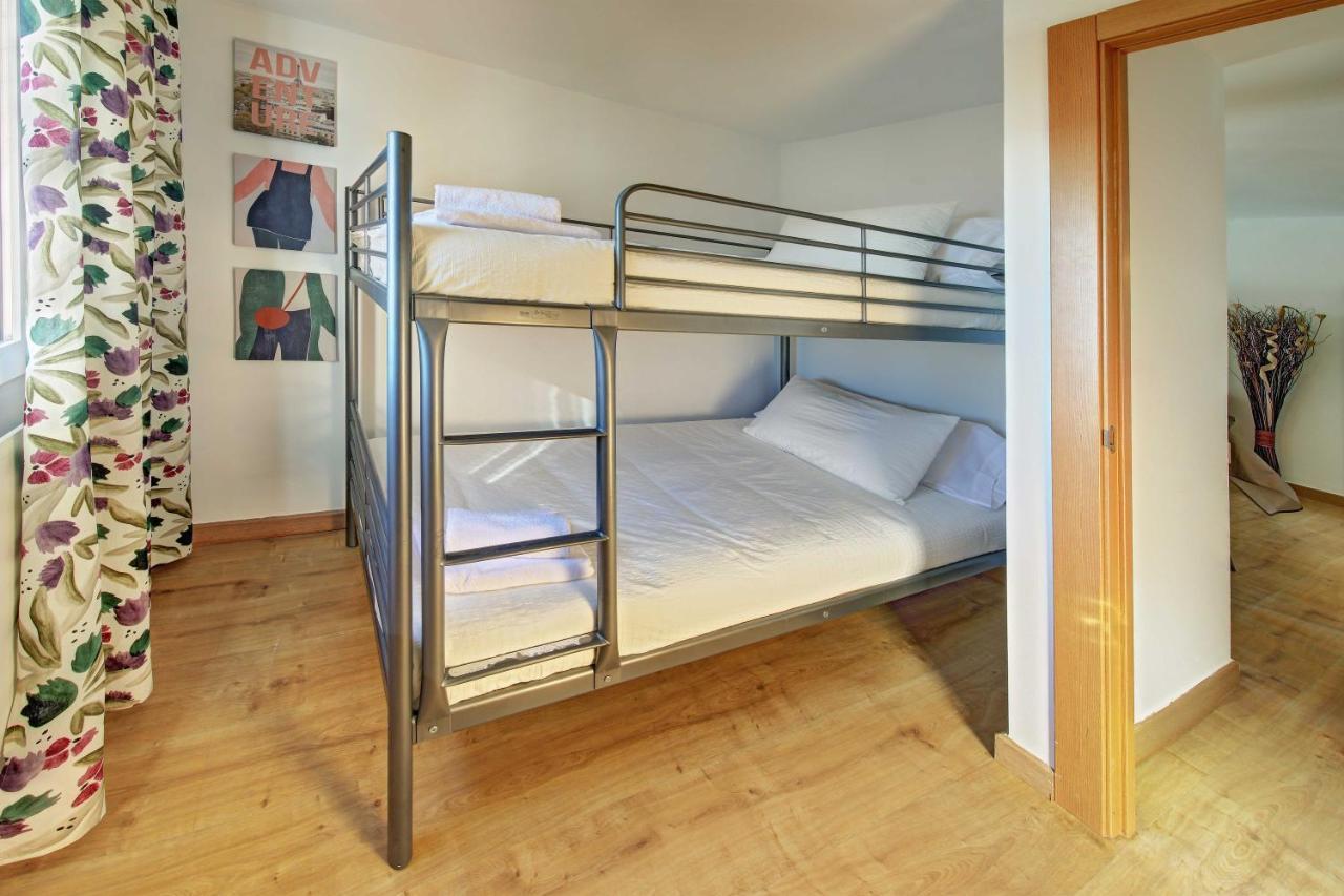 Apartament Pau Casals, 2 Min Walk From The Sea & Sea View Lloret de Mar Ngoại thất bức ảnh