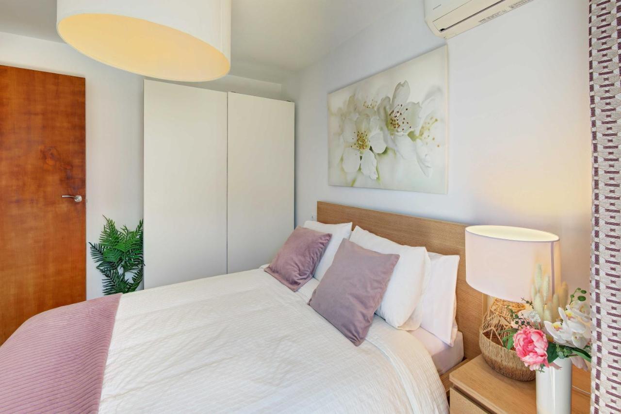 Apartament Pau Casals, 2 Min Walk From The Sea & Sea View Lloret de Mar Ngoại thất bức ảnh