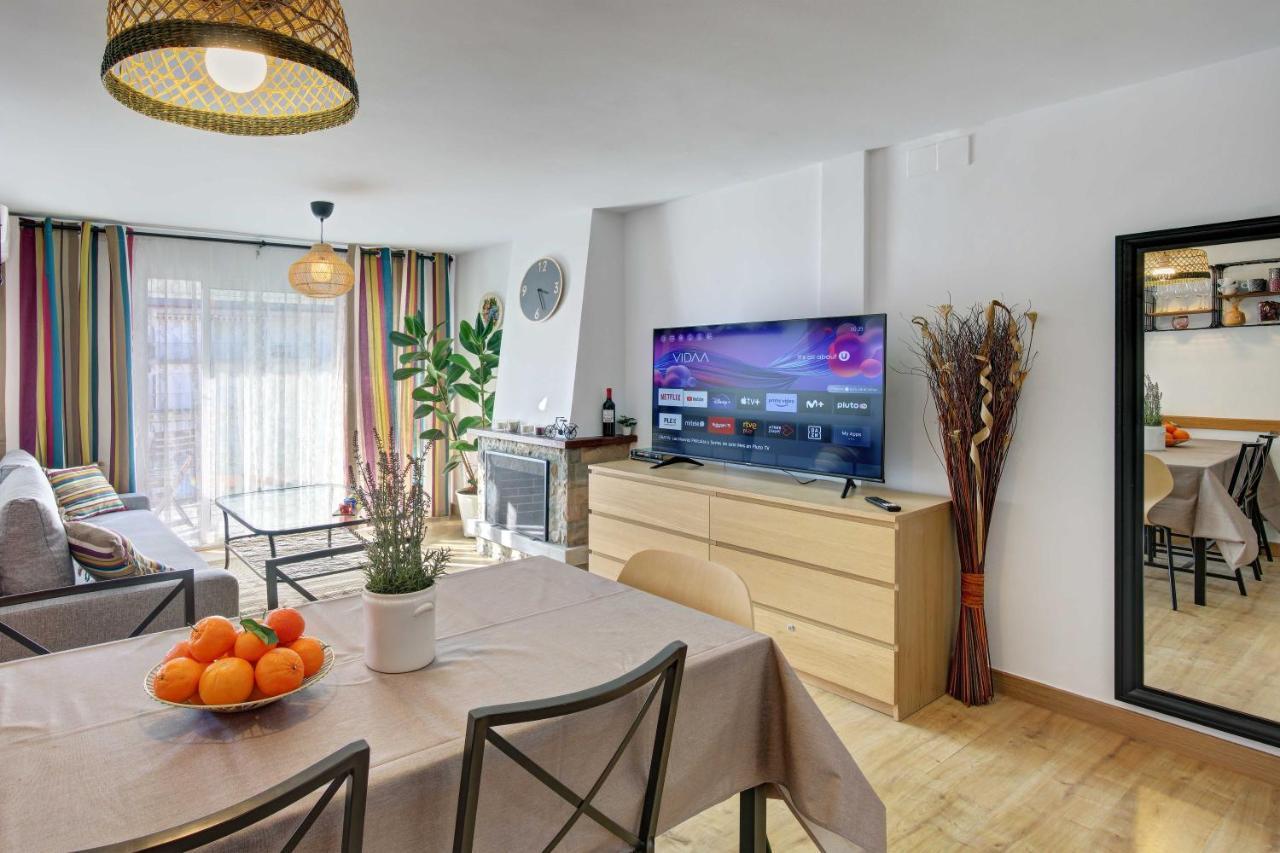 Apartament Pau Casals, 2 Min Walk From The Sea & Sea View Lloret de Mar Ngoại thất bức ảnh