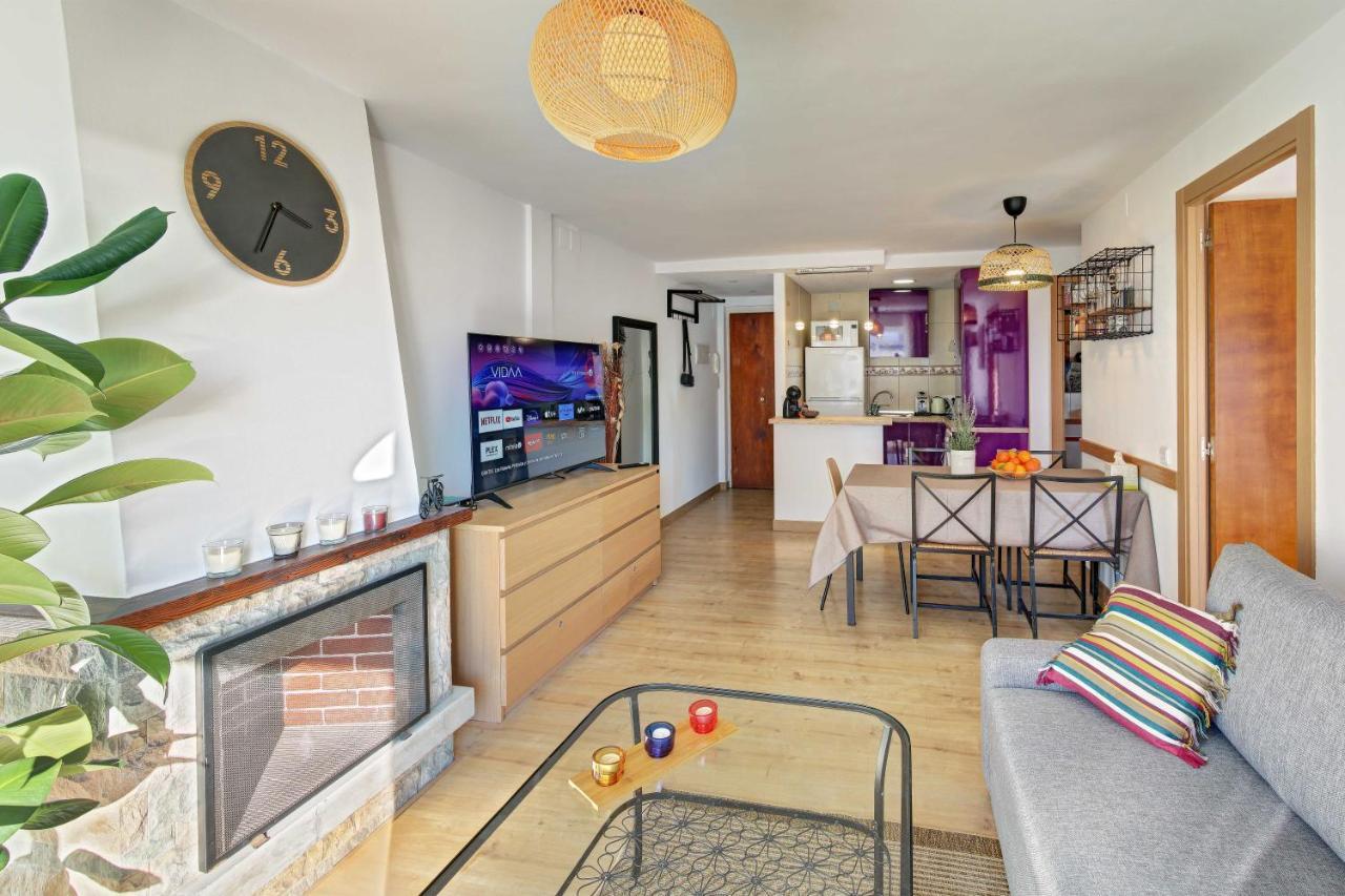 Apartament Pau Casals, 2 Min Walk From The Sea & Sea View Lloret de Mar Ngoại thất bức ảnh